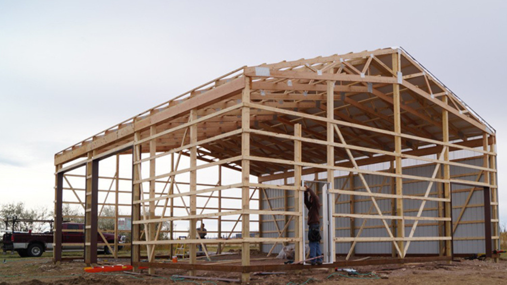 Tips for Finding the Right Coeur d’Alene Pole Barn Builders