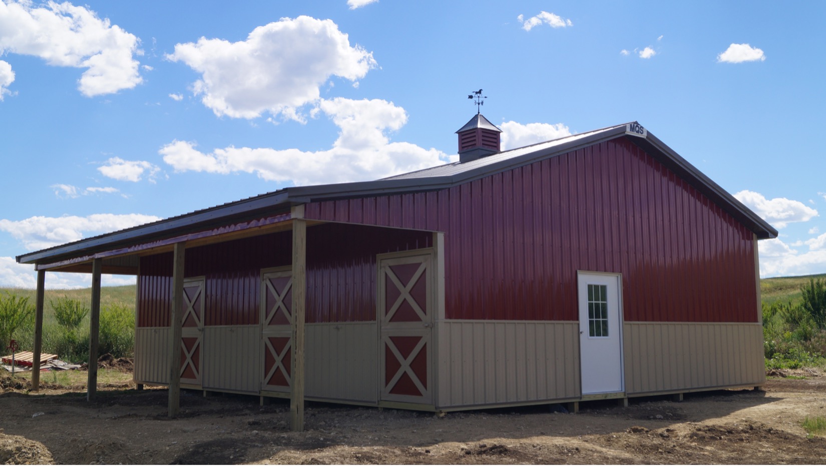 5 Reasons to Skip the Concrete Floor in Your New Pole Barn