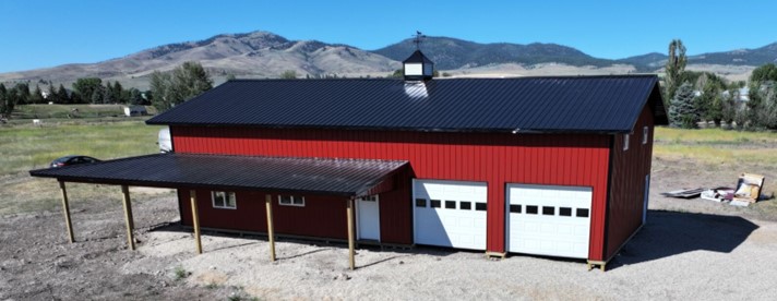 Comparing Traditional Horse Barns With Prefabricated Barns in Montana
