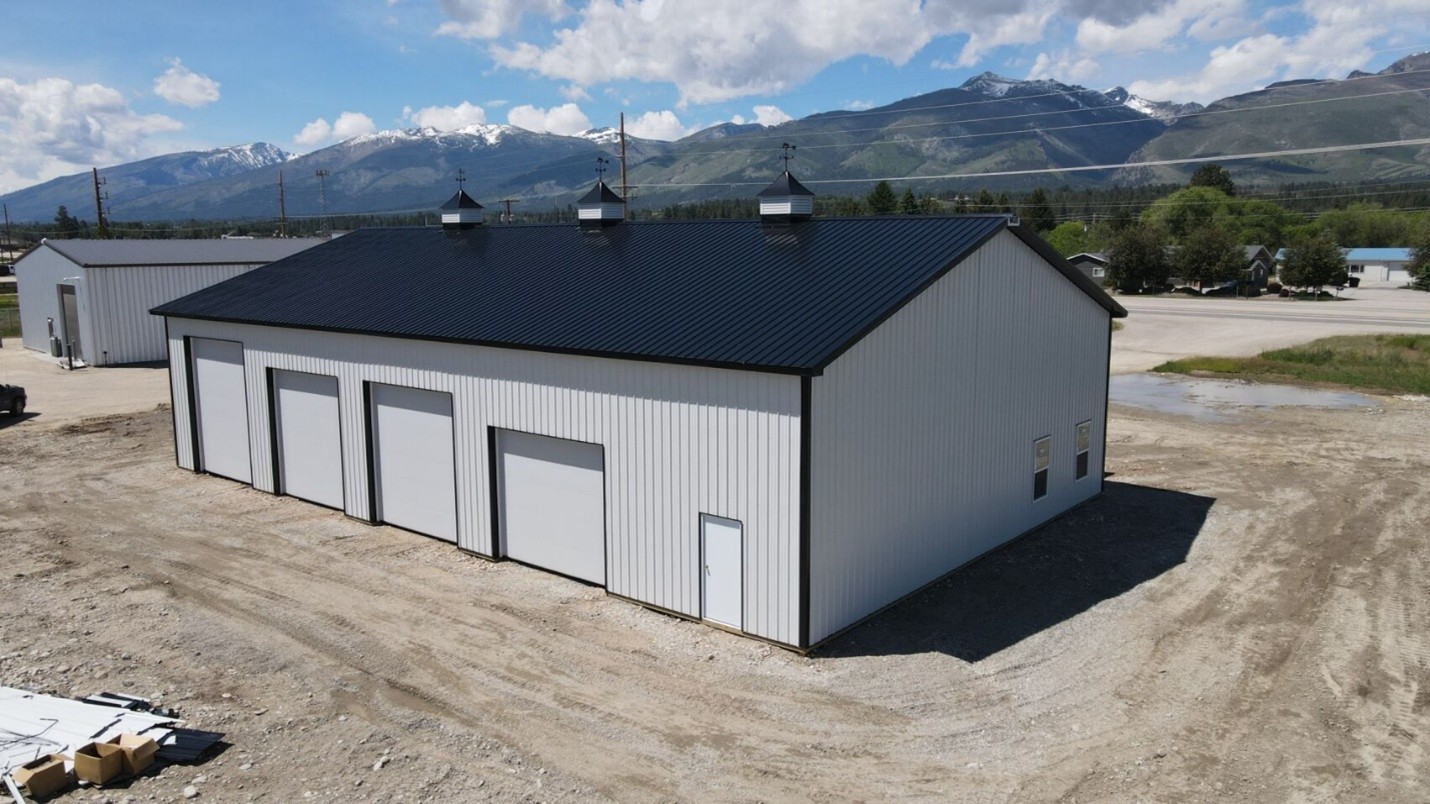 Build Smarter with a Trusted Pole Barn Garage Company in Four Corners