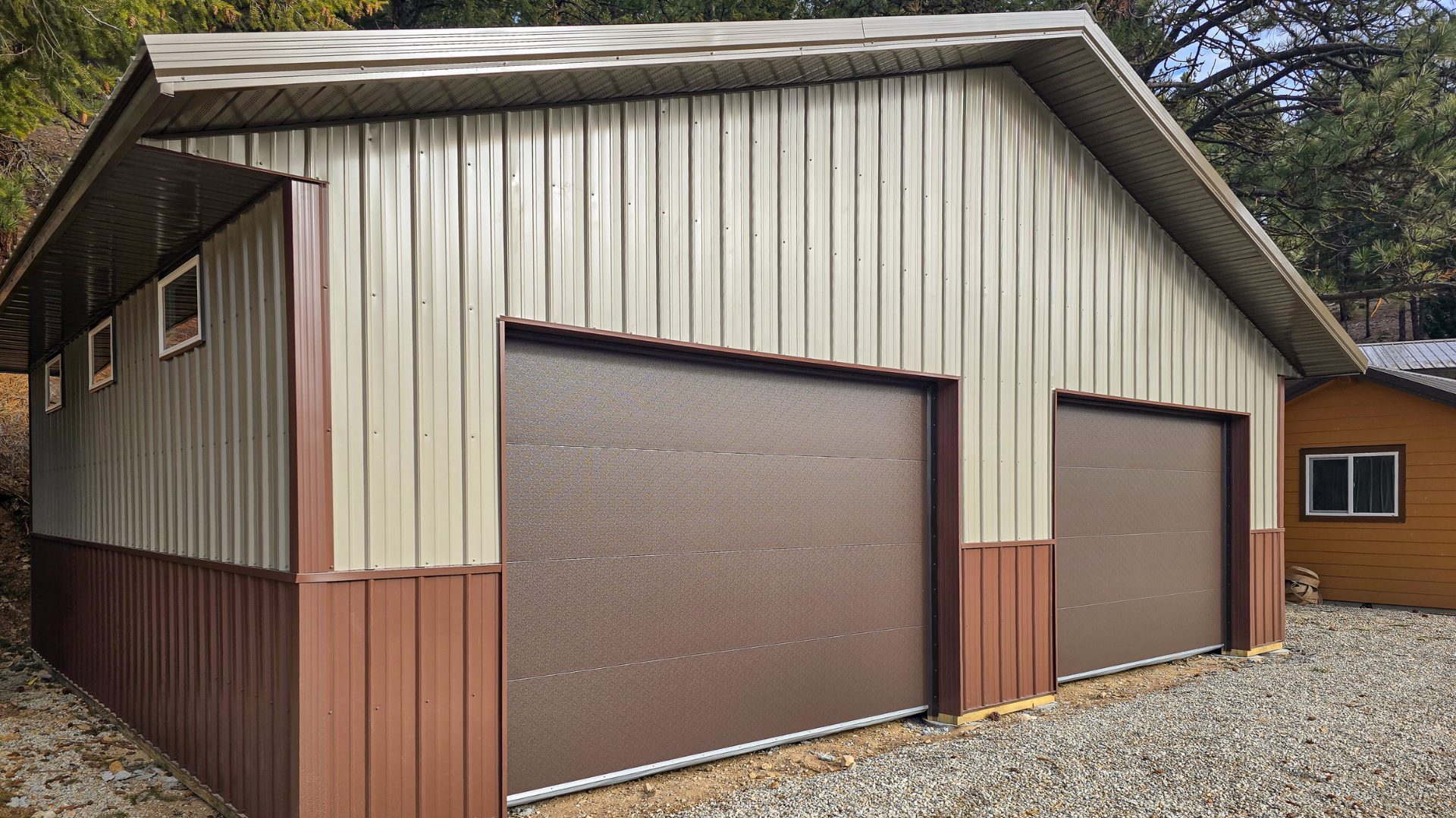 What Should You Consider When Choosing Commercial Pole Barn Builders in Custer County?