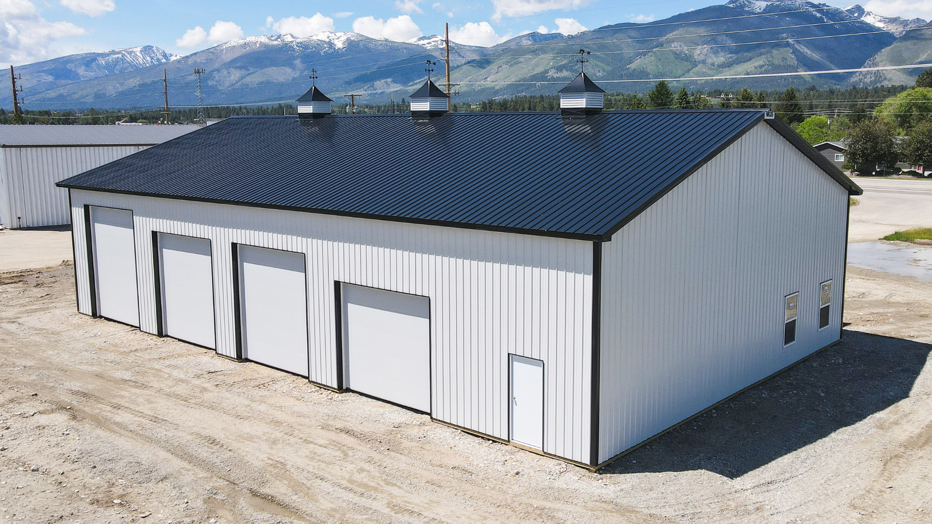How Should You Customize a Pole Barn for Heavy Montana Weather?
